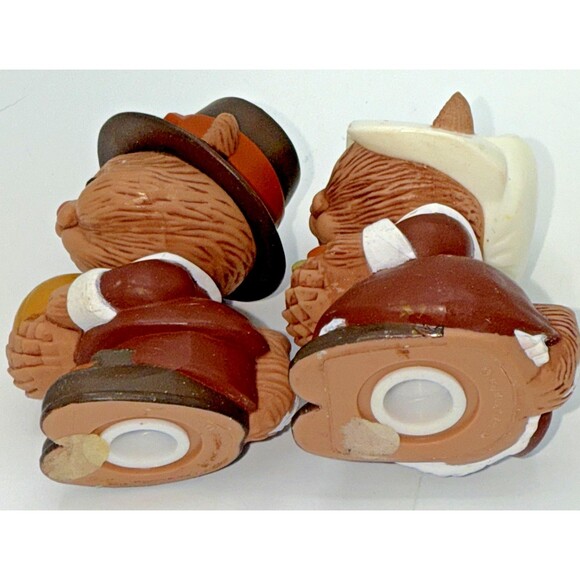 6 - Vintage Hallmark Pilgrims Salt and Pepper Shakers & Figurines Thanksgiving - Picture 15 of 16